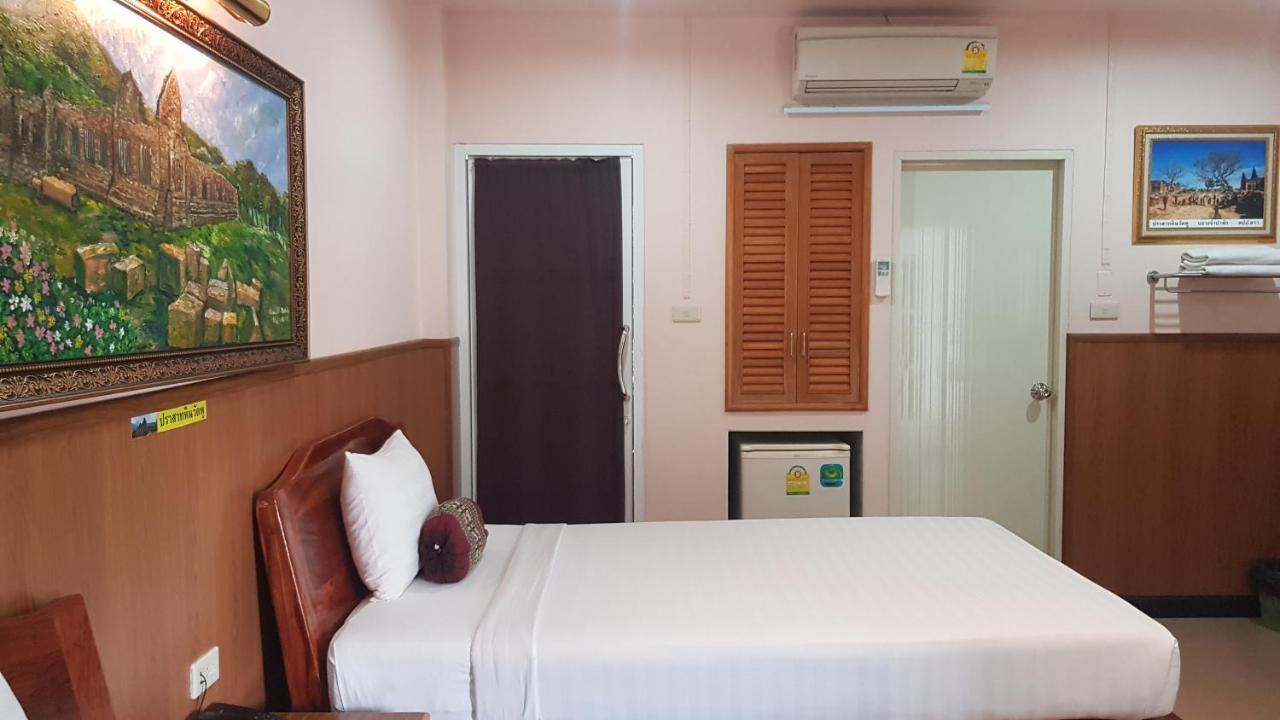 Phadaeng Hotel 우본라차타니 외부 사진